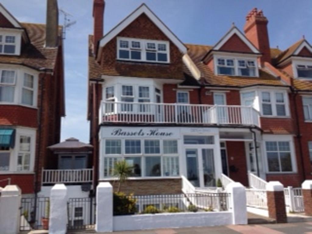 مبيت وإفطار ايستبورن Bassets House المظهر الخارجي الصورة