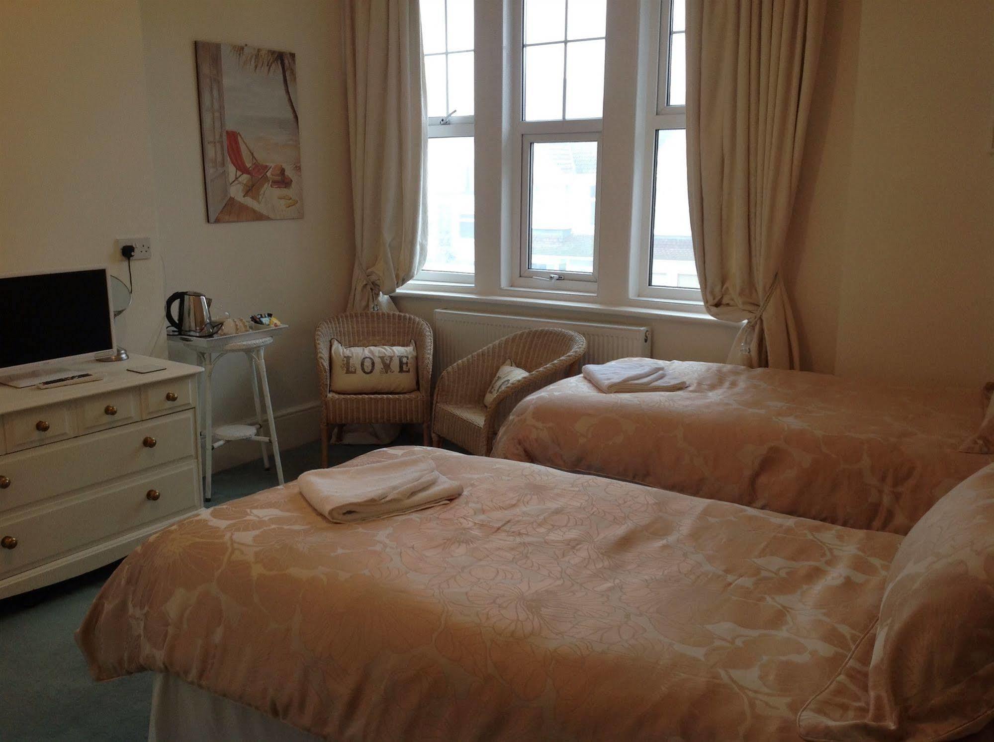 مبيت وإفطار ايستبورن Bassets House المظهر الخارجي الصورة